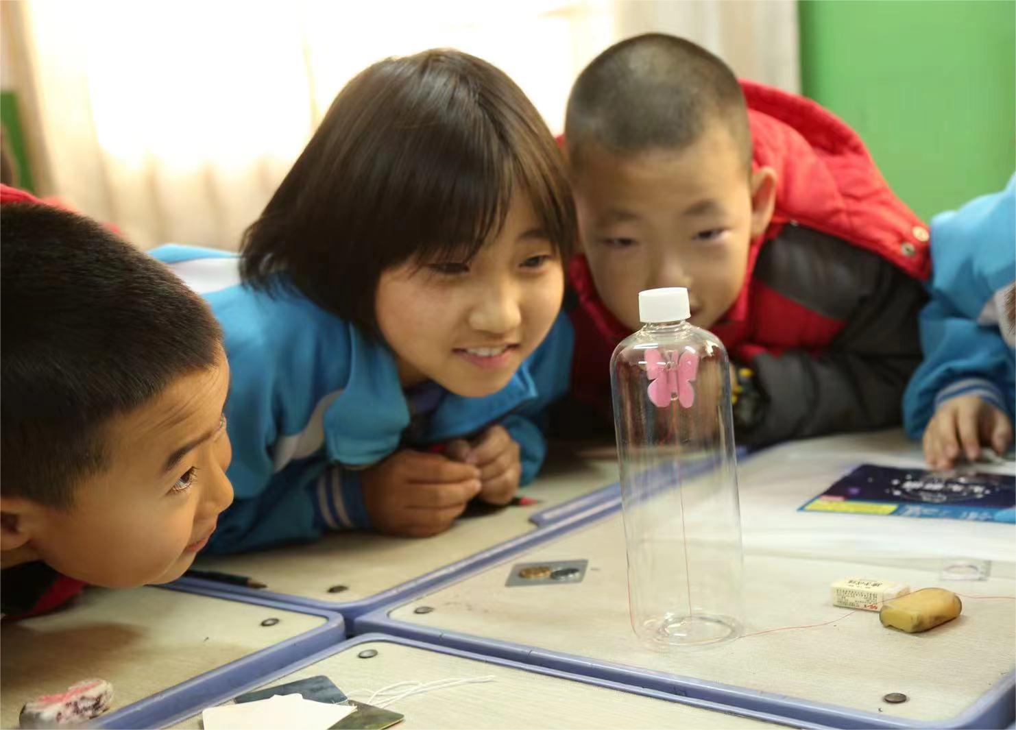 学生实验图片.jpg