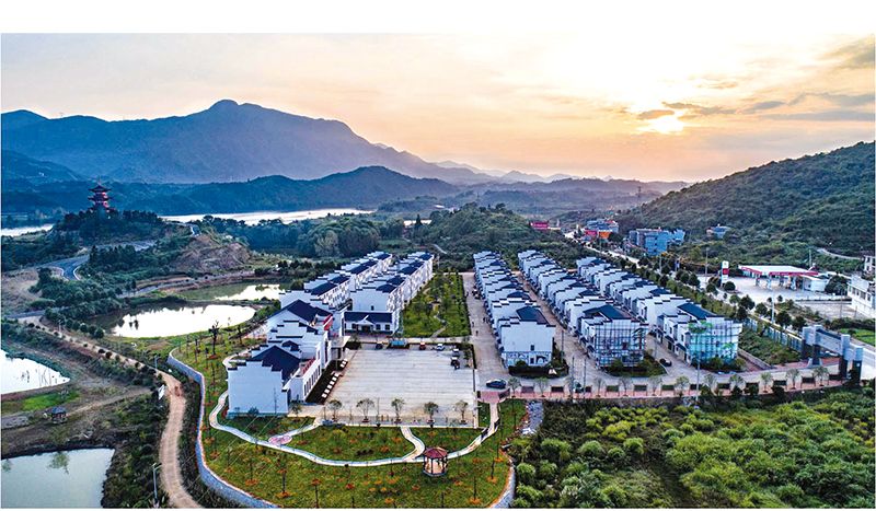 通山大畈镇念好“三字”经 打造示范镇